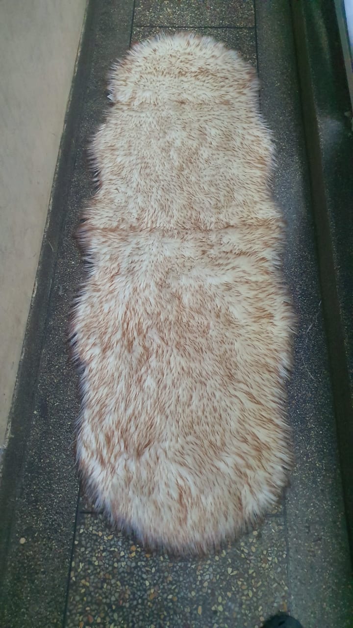 Fox fur mat Size 180x65cm